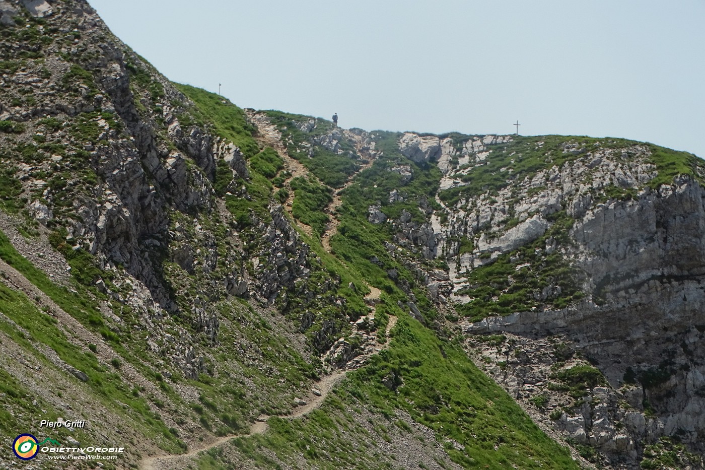 57 Risaliamo dal Mandrone al Passo di Gabbia (2050 m).JPG